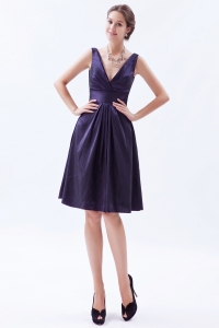 Purple Empire V-neck Knee-length Taffeta Beading Dama Dresses for Sweet 16