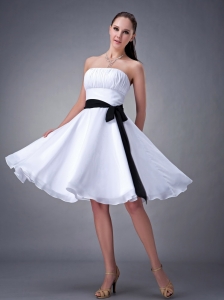 White / Princess Strapless Knee-length Chiffon Sash Dama Dress