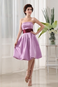 Sashes/Ribbons Simple Lavender Satin Knee-length Strapless A-Line Dama Dress