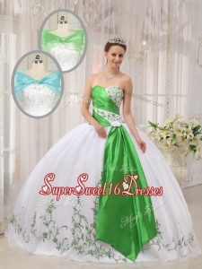 Popular Ball Gown Sweetheart Embroidery Quinceanera Dresses