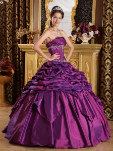 Simple Purple Sweet 16 Quinceanera Dress Strapless Pick-ups Taffeta Ball Gown
