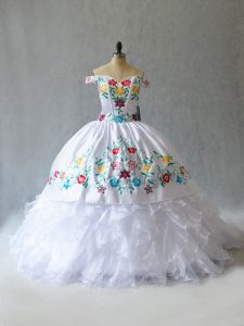 Off The Shoulder Sleeveless 15th Birthday Dress Floor Length Embroidery White Organza