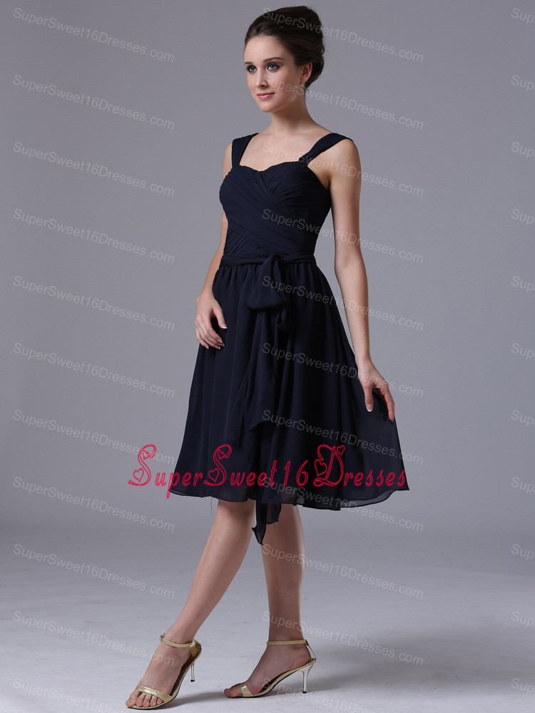 A-Line Navy Blue Straps Chiffon Knee-length Dama dresses Ruched