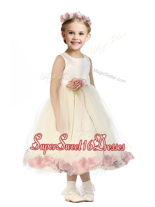 Popular Scoop Tulle Mini Quinceaner Dress with Hand Made Flowers and Appliques