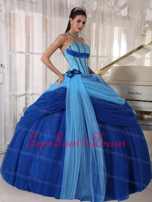 Modest Blue Sweet 16 Quinceanera Dress Strapless Tulle Beading Ball Gown