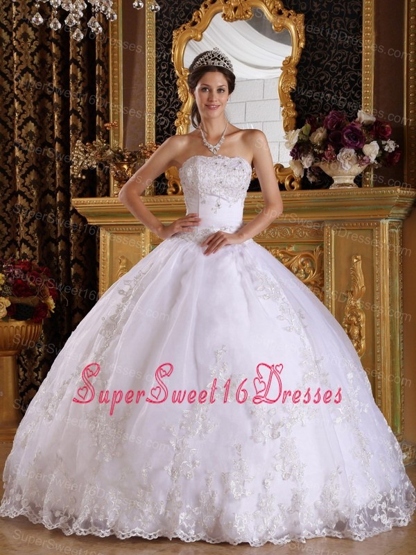 Popular White Sweet 16 Dress Strapless Embroidery with Beading Ball Gown