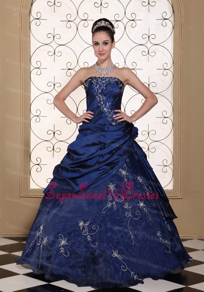 Exclusive Sweet 16 Dress With Embroidery For 2013 Strapless Navy Blue Gown