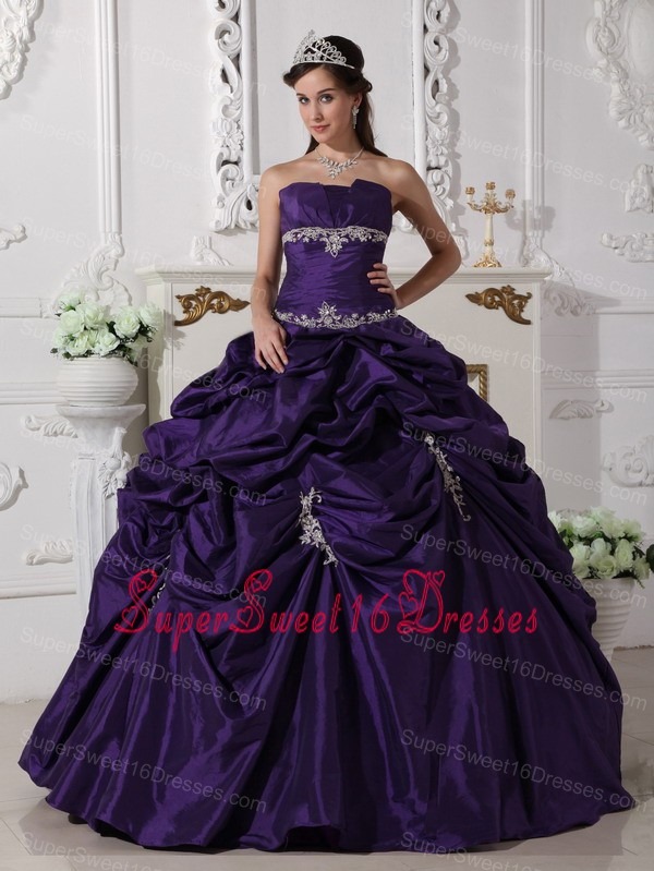 The Super Hot Dark Purple Sweet 16 Dress Strapless Taffeta Appliques Ball Gown