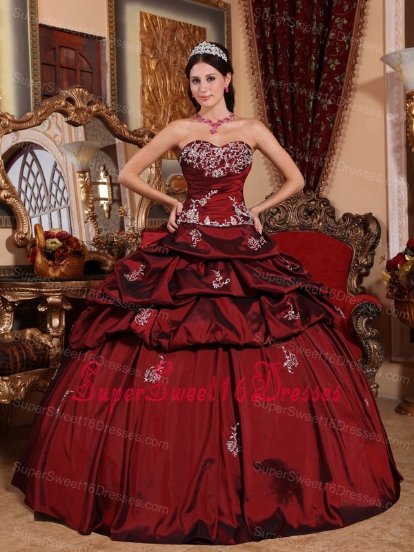 Remarkable Wine Red Sweet 16 Dress Sweetheart Taffeta Appliques Ball Gown