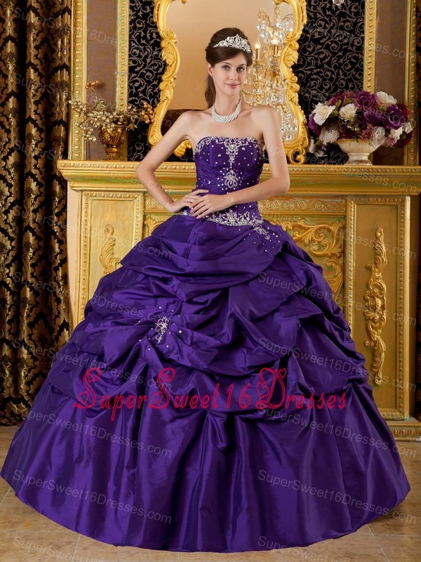 Classical Purple Sweet 16 Dress Strapless Taffeta Appliques Ball Gown