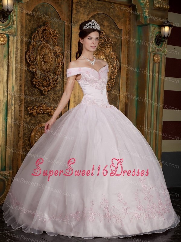 Modest Light Pink Sweet 16 Dress Off The Shoulder Appliques Organza Ball Gown