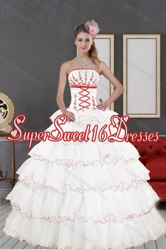 2015 Impressive White Quinceanera Dresses with Appliques and Ruffled Layers