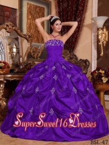 New Style In Purple Ball Gown Strapless With Taffeta Appliques Sweet 16 Dresses