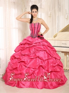 New Style In Red Beaded and Hand Made Flowers Sweet 16 Dresses With Pick-ups