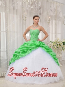 Spring Green and White Sweetheart Beading Elegant Sweet 16 Dresses