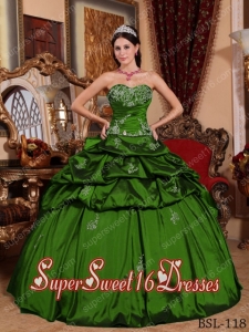 Elegent Green Ball Gown Sweetheart Taffeta Quinceanera Dress with Appliques
