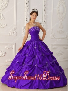 Plus Size In Eggplant Purple Ball Gown Strapless With Taffeta Appliques and Beading For Sweet 16 Dresses