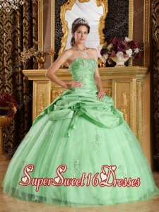 Beautiful Apple Green Ball Gown Strapless With Tulle and Taffeta Beading Sweet 16 Ball Gowns