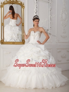 New Style Beading Sweetheart Quinceanera Gowns in White