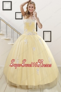 Luxurious Light Yellow Sweet 16 Dresses with White Appliques