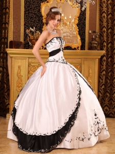 Classical White and Black Sweet 16 Dress Strapless Embroidery Satin Ball Gown