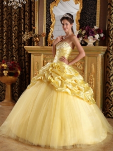 Modest Yellow Sweet 16 Quinceanera Dress Taffeta and Tulle Beading Ball Gown