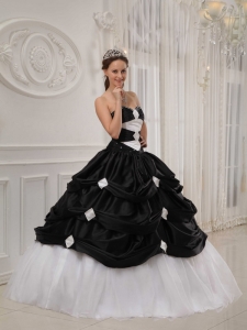 Gorgeous Black and White Sweet 16 Dress Sweetheart Taffeta and Organza Beading Ball Gown