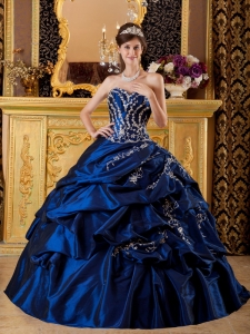 Modest Navy Blue Sweet 16 Dress Sweetheart Taffeta Appliques Ball Gown