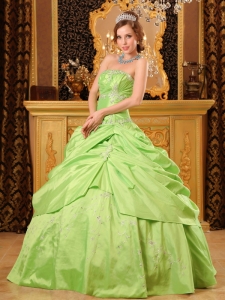 Unique Spring Green Sweet 16 Dress Strapless Taffeta Beading Ball Gown