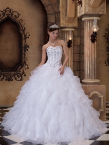 Romantic White Sweet 16 Quinceanera Dress Sweetheart Organza Beading Ball Gown