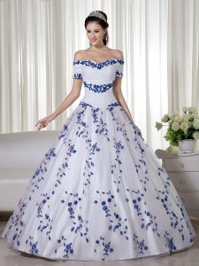 Wonderful White Ball Gowns Off The Shoulder Short Sleeves Organza Floor Length Lace Up Embroidery Quinceanera Gowns