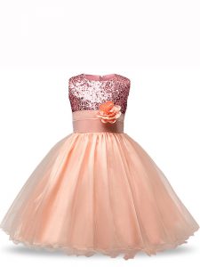 Trendy Knee Length Zipper Girls Pageant Dresses Peach for Wedding Party with Sequins and Hand Made Flower