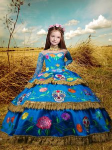 Long Sleeves Floor Length Embroidery Lace Up Little Girl Pageant Gowns with Blue