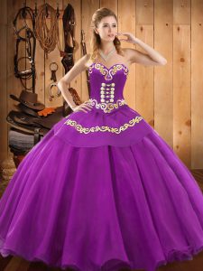 Elegant Sleeveless Satin and Tulle Floor Length Lace Up Quince Ball Gowns in Purple with Embroidery