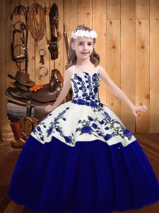 Sweet Royal Blue Straps Lace Up Embroidery Evening Gowns Sleeveless