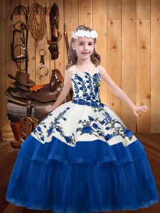Super Blue Sleeveless Floor Length Embroidery Lace Up Little Girl Pageant Gowns