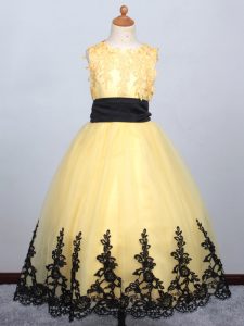 Floor Length Ball Gowns Sleeveless Yellow Pageant Gowns For Girls Lace Up