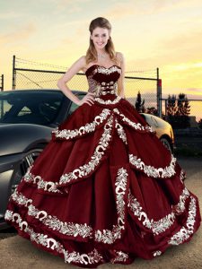 Wine Red Quinceanera Gowns Sweet 16 and Quinceanera with Embroidery and Ruffled Layers Sweetheart Sleeveless Lace Up