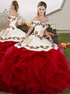 Hot Sale White And Red Tulle Lace Up Vestidos de Quinceanera Sleeveless Floor Length Embroidery and Ruffles