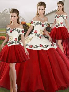 White And Red Lace Up Off The Shoulder Embroidery Ball Gown Prom Dress Organza Sleeveless