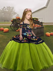Fantastic Sleeveless Lace Up Floor Length Embroidery Little Girl Pageant Gowns