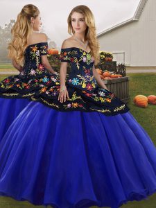 Royal Blue Ball Gowns Off The Shoulder Sleeveless Tulle Floor Length Lace Up Embroidery Quinceanera Gown