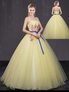 Delicate Yellow Lace Up Quince Ball Gowns Appliques Sleeveless Floor Length