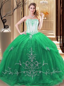 Delicate Sleeveless Embroidery Lace Up Quinceanera Gown