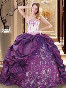 Strapless Sleeveless Vestidos de Quinceanera Floor Length Embroidery Purple Taffeta