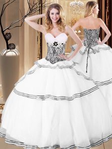 White Ball Gowns Organza Sweetheart Sleeveless Ruffles Floor Length Lace Up Vestidos de Quinceanera